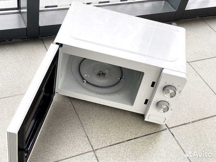 Микроволновая печь Gorenje MO20E1W2