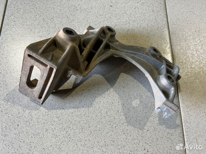 Кронштейн генератора Renault Duster пробег