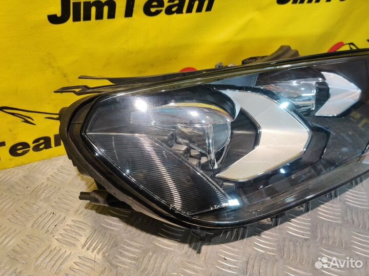 Фара в сборе правая Volkswagen Touareg 7P5 cgea