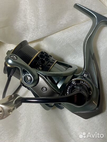 Рыболовная катушка новая tsurinoya ja2000