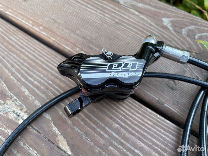 Тормоза - Hope Tech 3 E4 новые, черного цвета