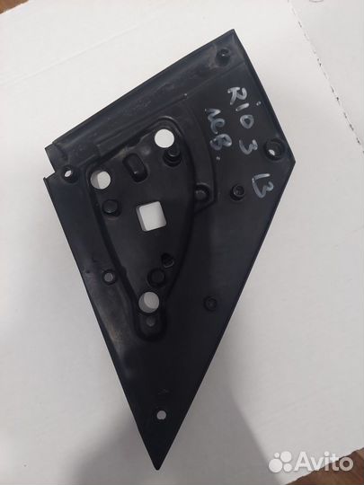 Уплотнитель зеркала левого rio 3 QB 2013