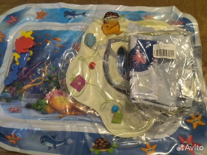 Развивающие игрушки и дуга на стульчик