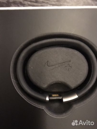 Спортивный браслет Nike