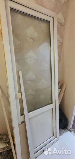 Двери пластиковые со стеклом бу