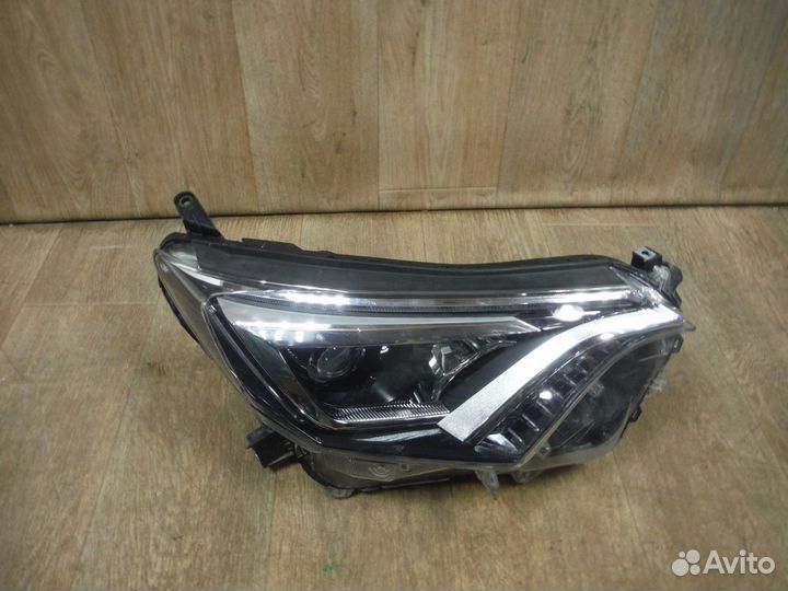 Фара правая (№50) Toyota Rab 4 45 2017