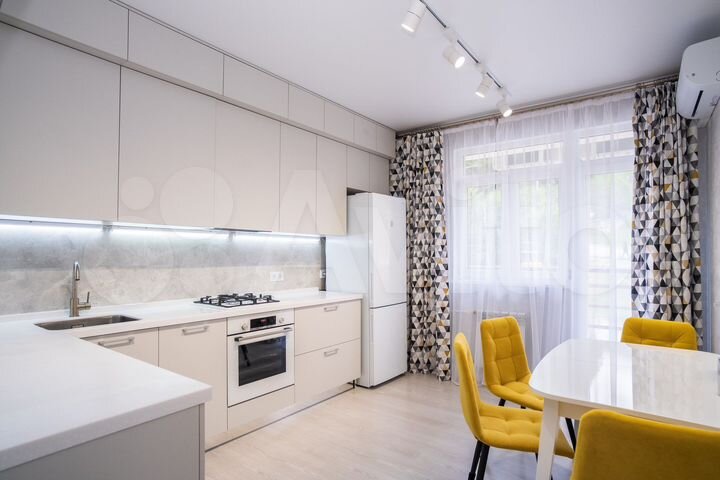 3-к. квартира, 83,4 м², 2/4 эт.