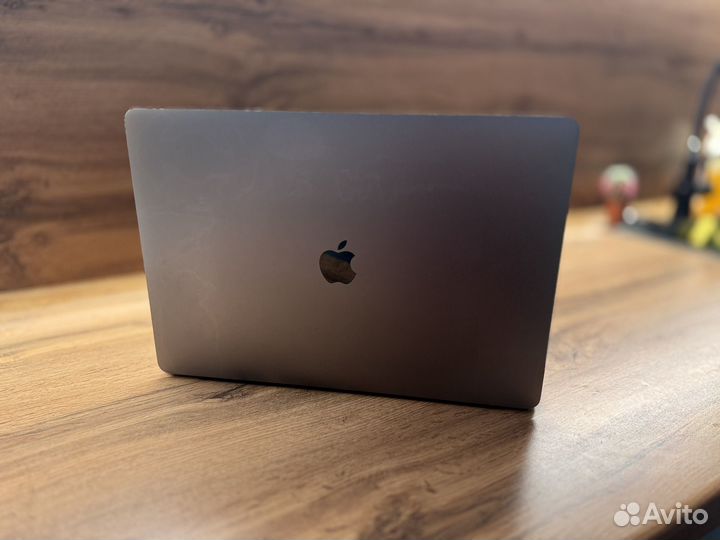 Apple macbook pro 15 2018 touh bar