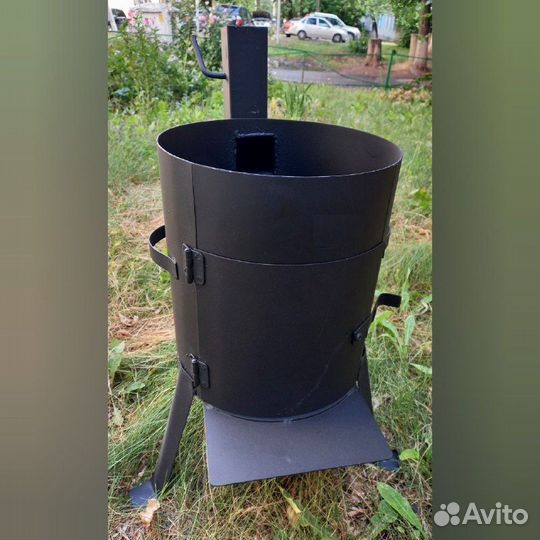 Печь для казана с дверцей и трубой