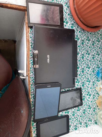 Планшеты и ноутбук