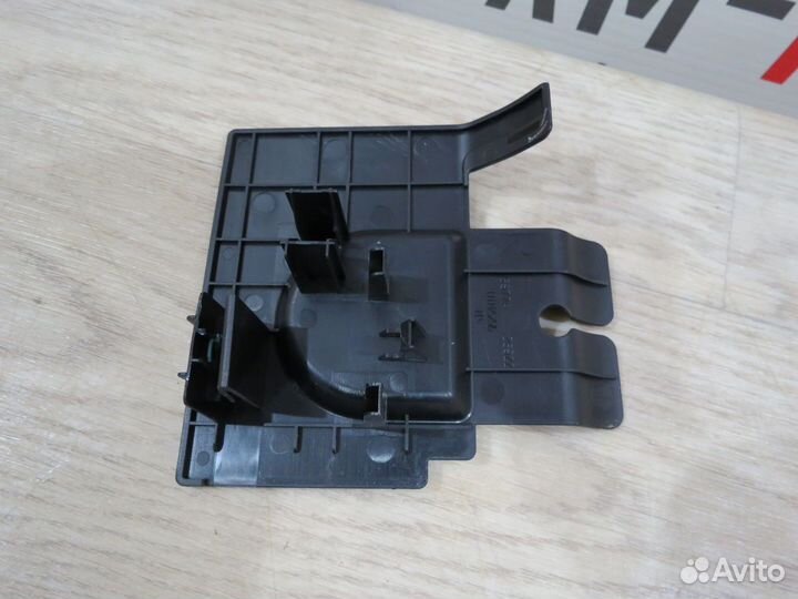 Накладка крепления сиденья Mitsubishi Outlander XL