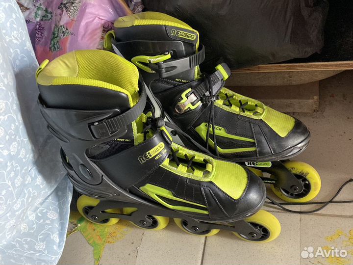 Роликовые коньки