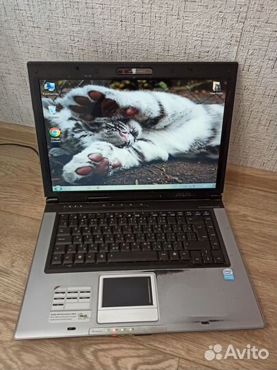 Рабочий ноутбук Asus. intel\2GB RAM