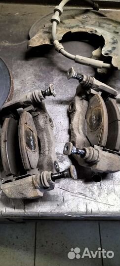 Передние суппорта Polo 2015г