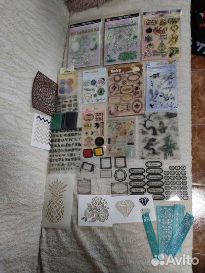 Наборы штампов и штемпельных подушечек