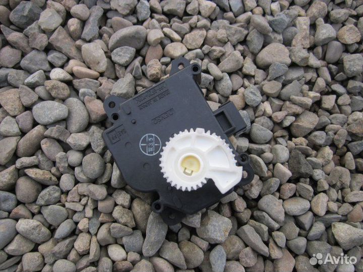 Сервопривод заслонок печки Toyota Camry ACV45