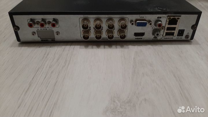 Видеорегистратор HVR гибридный Hikvision 8 каналов
