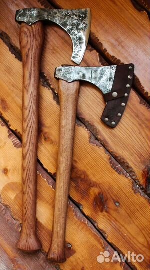 Кованый топор ручной работы Скандинав дубовый