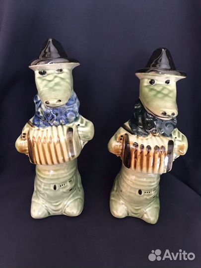 Крокодил Гена с гармошкой.Фаянс.СССР.Статуэтки