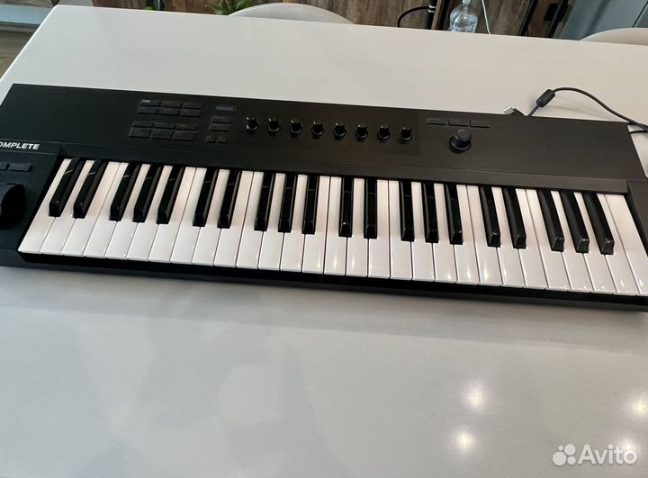 Midi клавиатура Komplete Kontrol A49