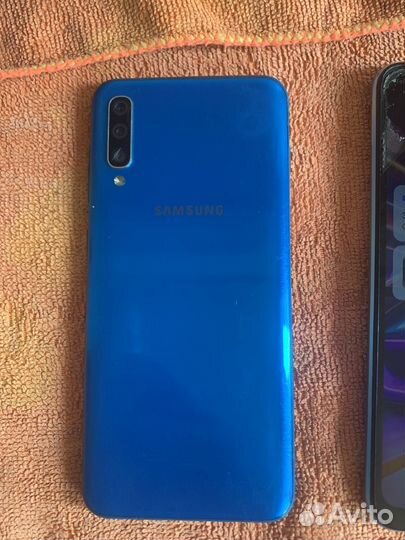Samsung Galaxy A50, 4/64 ГБ