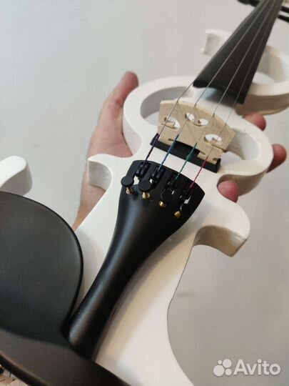 Электроскрипка 4/4 + кеис + Смычок