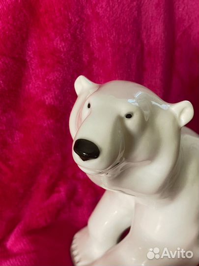 Статуэтка фарфоровая Белый медведь лфз