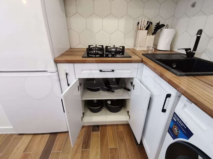 2-к. квартира, 54 м², 3/6 эт.