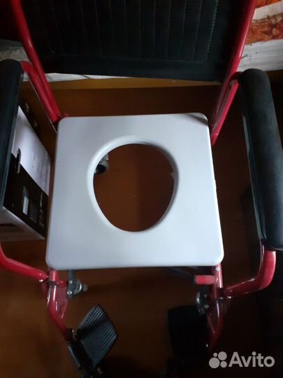 Инвалидное кресло - коляска, туалет