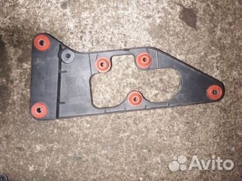 Кронштейн блока клапанов 37206794578