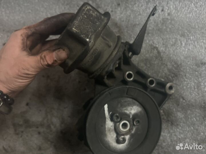 Гур Фольксваген транспортёр Т 4 1,9 2,4