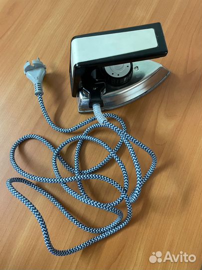 Утюг дорожный разборный с футляром