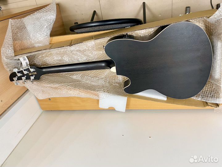 Акустическая гитара