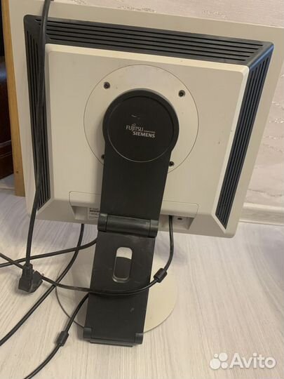 Монитор Fujitsu Siemens