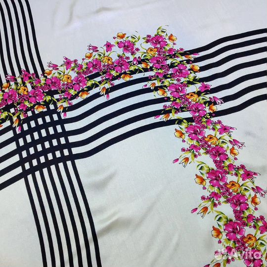 Платок шелковый белый цветы шелк Турция