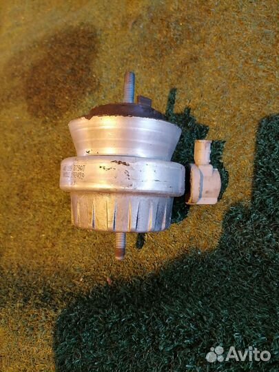 Опора двигателя (подушка двс) левая 4F0199379AT Au