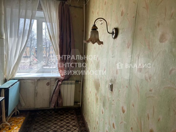 2-к. квартира, 33 м², 2/3 эт.