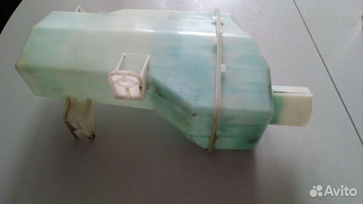 Бачок омывателя на Хундай гранд старекс 2011