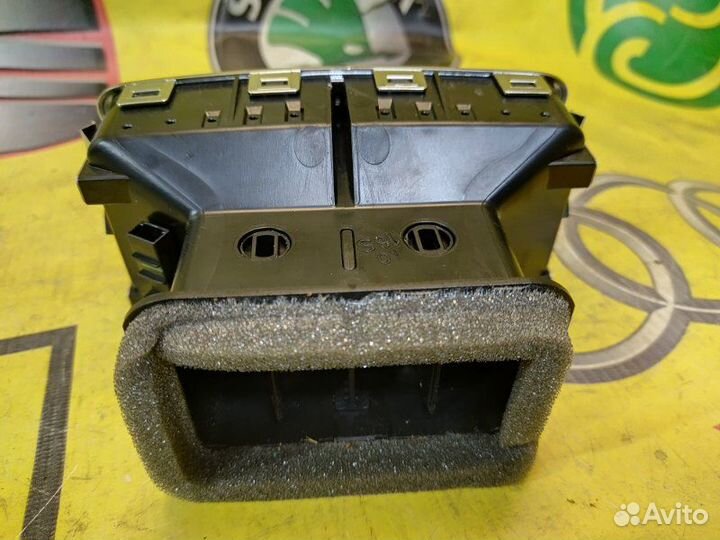 Задний дефлектор воздуховода задний Audi A6