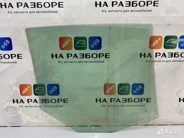 Стекло двери заднее левое Volkswagen Golf MK5 caxa