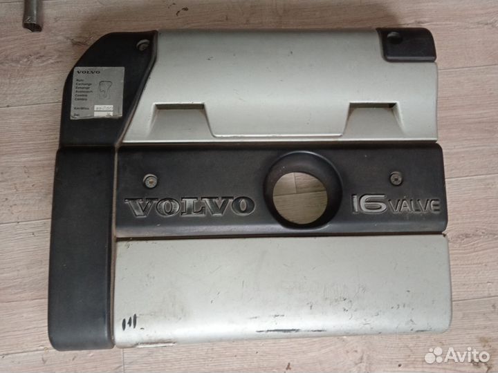 Крышка на мотор volvo