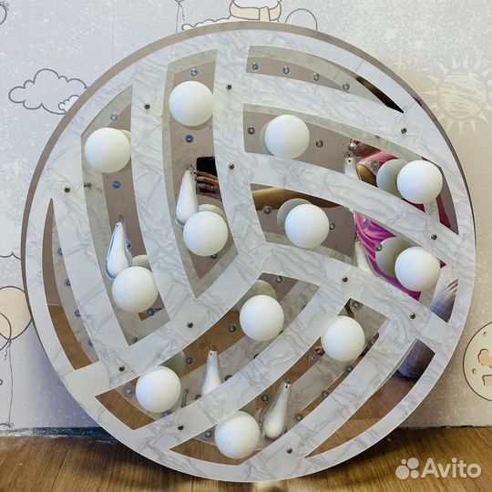 Светильник потолочный