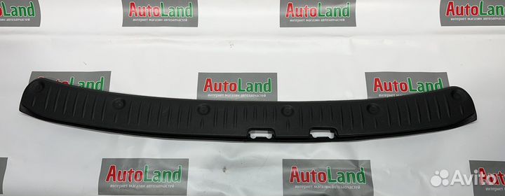 Накладка на багажник Ларгус 8200415767