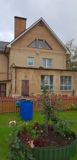 Коттедж 277 м² на участке 12 сот.