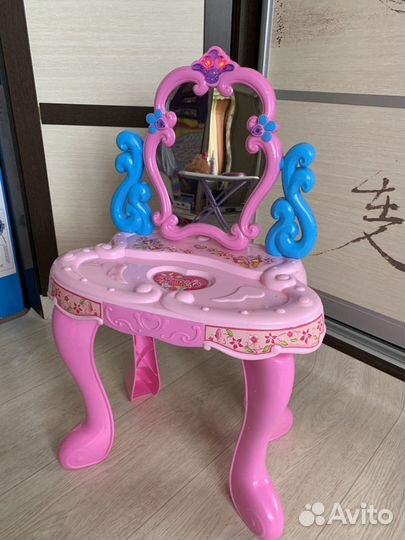 Детский туалетный столик для девочки с зеркалом