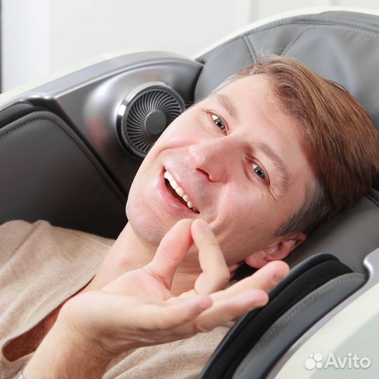 Массажное кресло премиум-класса Skyliner 2 (белое)