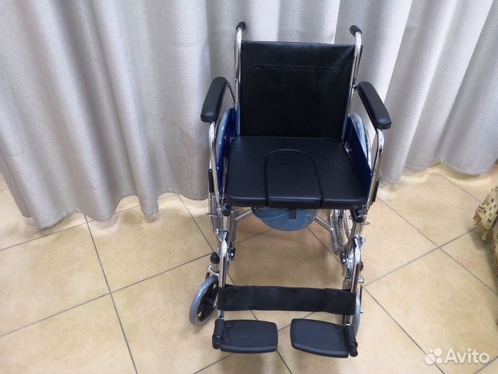 Кресло-коляска с туалетом