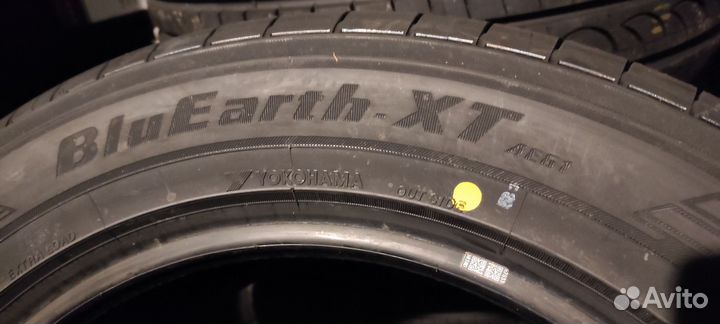 Yokohama BluEarth-XT AE61 235/55 R17 103W