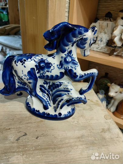 Конь огонь. гжель