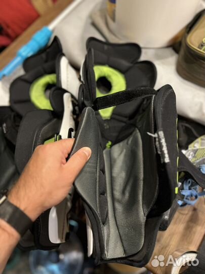 Хоккейные наколенники reebok 11k